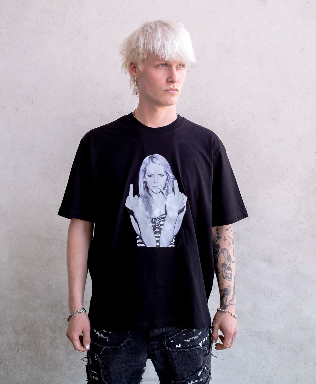 V1AVIL T-Shirt